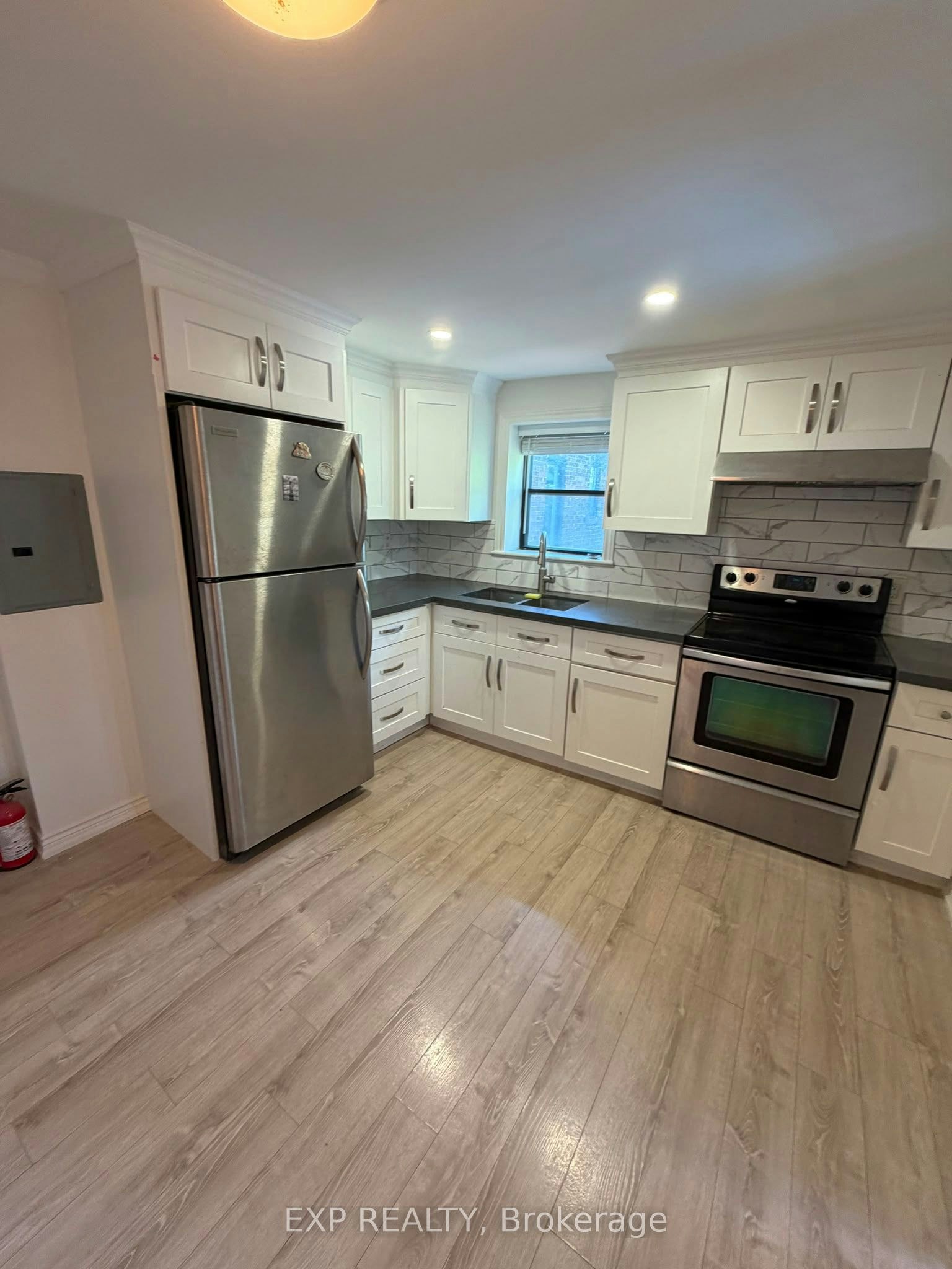 4-677 Durie Street, Toronto, ON, M6S 3H4 - 6