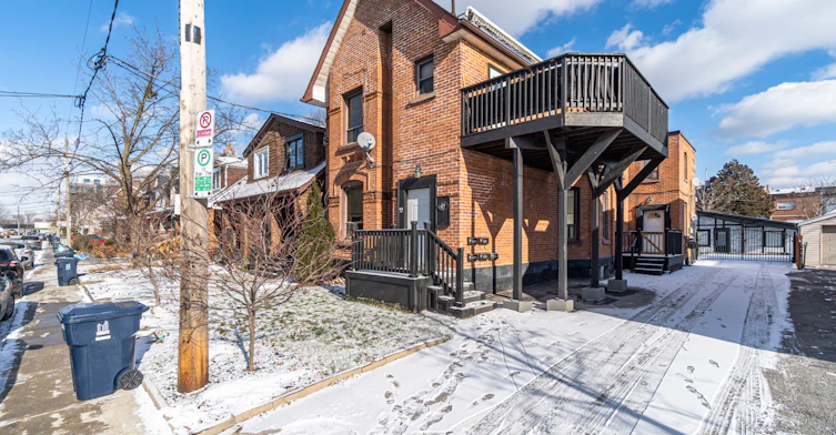 4-677 Durie Street, Toronto, ON, M6S 3H4