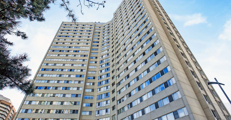 802-3700 Kaneff Crescent, Mississauga, ON, L5A 4B8