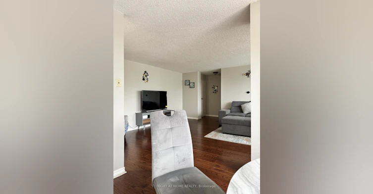 802-3700 Kaneff Crescent, Mississauga, ON, L5A 4B8 - 2