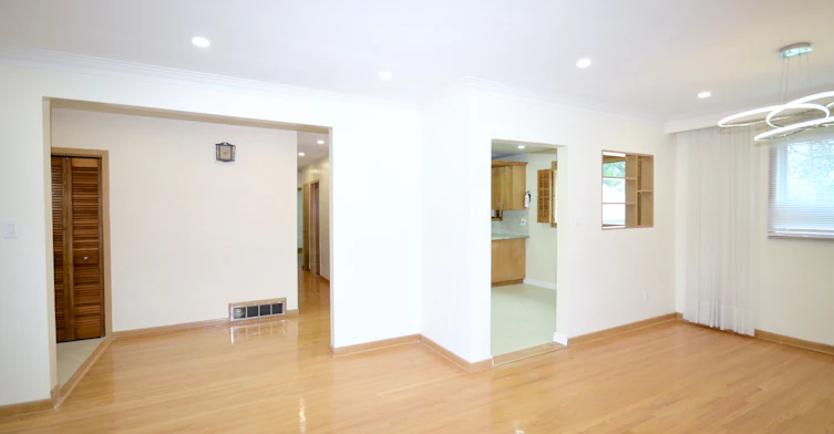 42 Culford Road, Toronto, ON, M6M 4J7 - 6