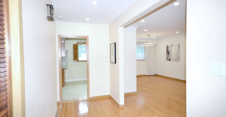 42 Culford Road, Toronto, ON, M6M 4J7 - 8