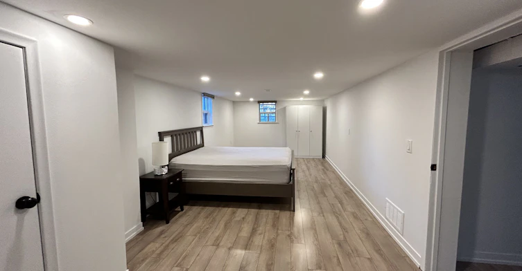 Lower-7 Ashmore Avenue, Toronto, ON, M8Z 4C5 - 6