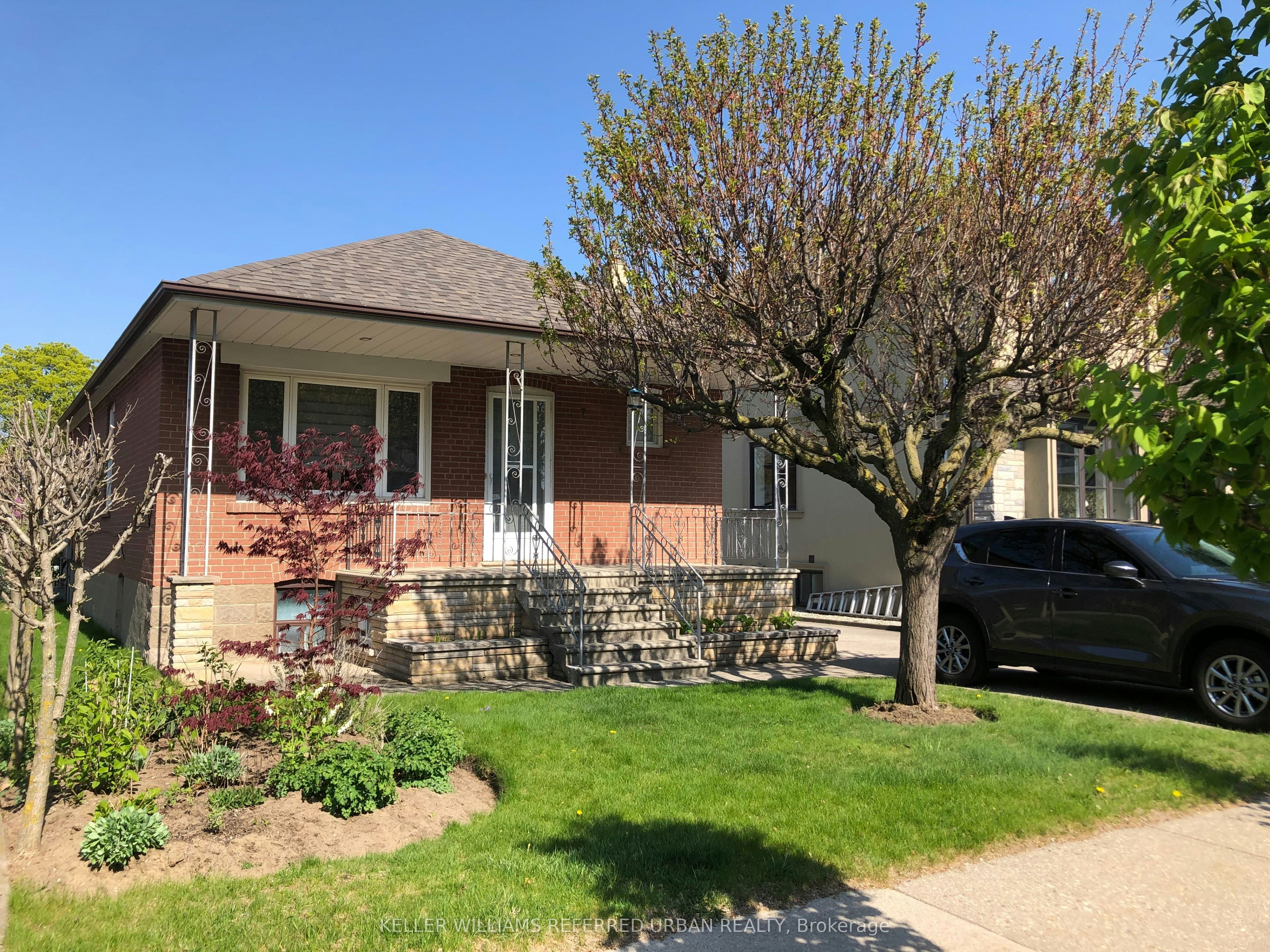 Lower-7 Ashmore Avenue, Toronto, ON, M8Z 4C5 - 6
