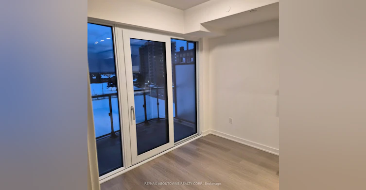 319-448 Burnhamthorpe Road W, Mississauga, ON, L5B 0R4 - 3