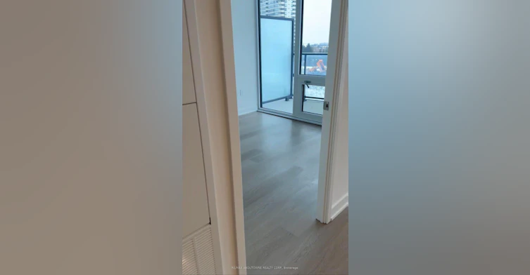 319-448 Burnhamthorpe Road W, Mississauga, ON, L5B 0R4 - 4
