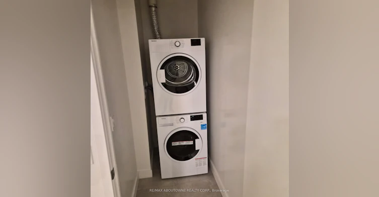 319-448 Burnhamthorpe Road W, Mississauga, ON, L5B 0R4 - 9