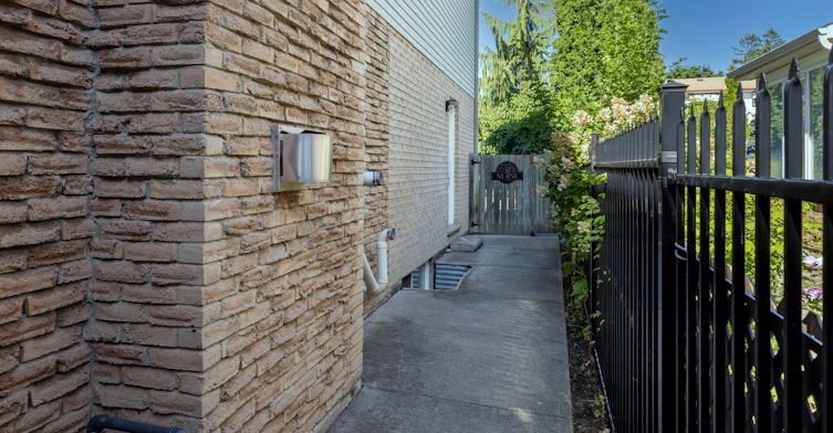 2545 Evelyn Court, Mississauga, ON, L5A 3V1 - 3