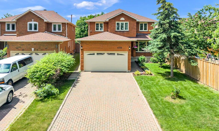 4510 Radisson Crescent