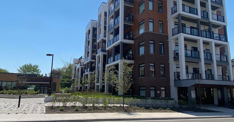 411-135 Cannon Jackson Drive, Toronto, ON, M6M 0E1 - 2