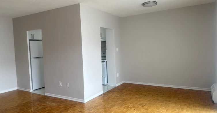 604-65 North Service Road, Mississauga, ON, L5A 1A3 - 7