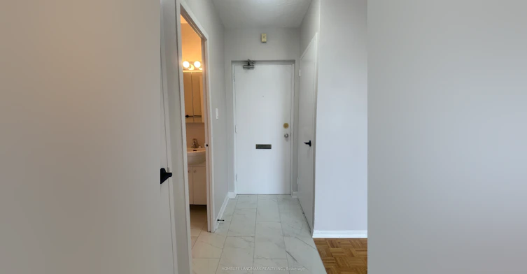604-65 North Service Road, Mississauga, ON, L5A 1A3 - 11