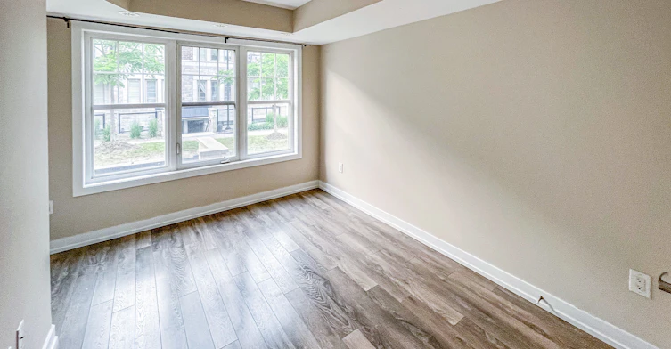92-100 Parrotta Drive, Toronto, ON, M9M 0G1 - 8