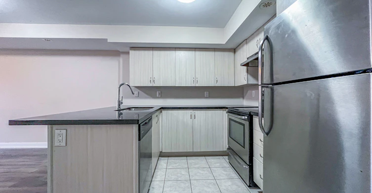 92-100 Parrotta Drive, Toronto, ON, M9M 0G1 - 4