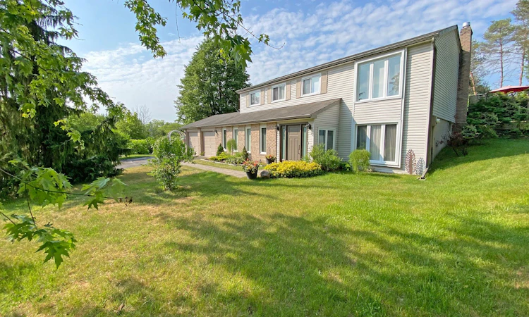 10 Munro Street