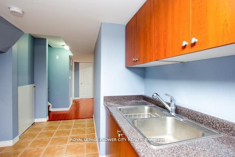 18 Saint Eugene Street, Brampton, ON, L6Y 0K9 - 10