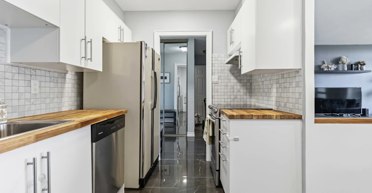1403-85 Emmett Avenue, Toronto, ON, M6M 5A2 - 11
