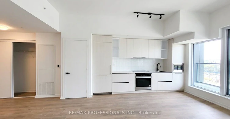 504-10 Graphophone Grove, Toronto, ON, M6H 0E5 - 3