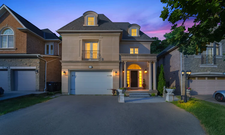 5481 Middleport Crescent