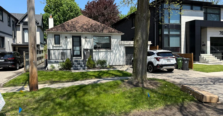 78 Yorkview Drive, Toronto, ON, M8Z 2G2 - 2
