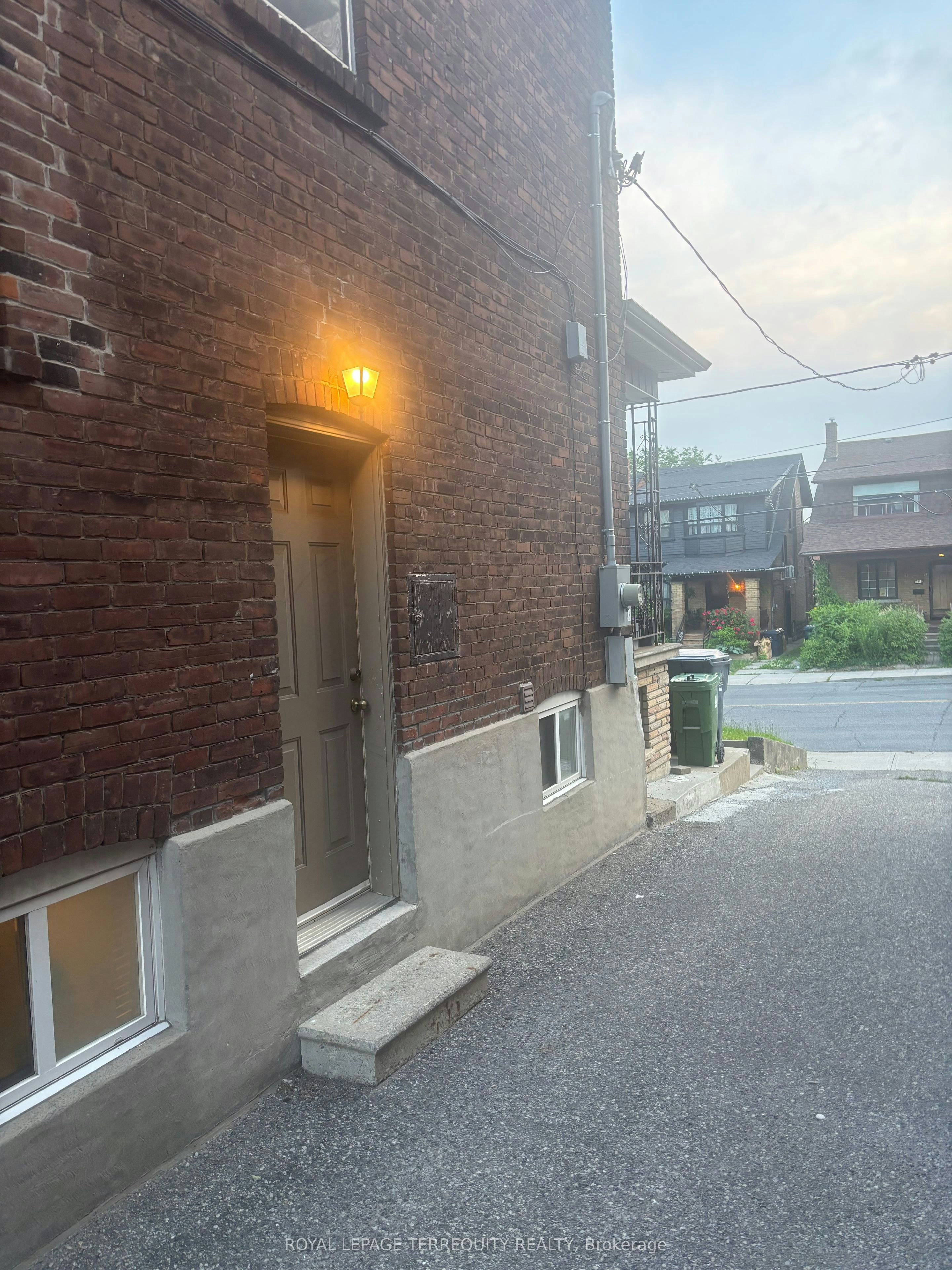 Lower-1527 Dufferin Street, Toronto, ON, M6H 3L5 - 2