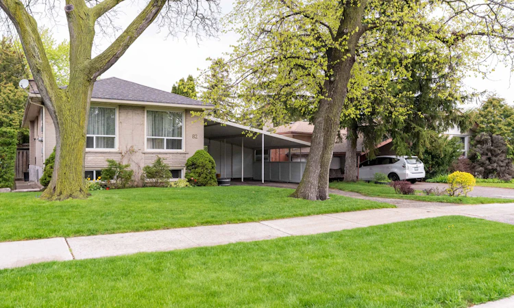 82 Hadrian Drive