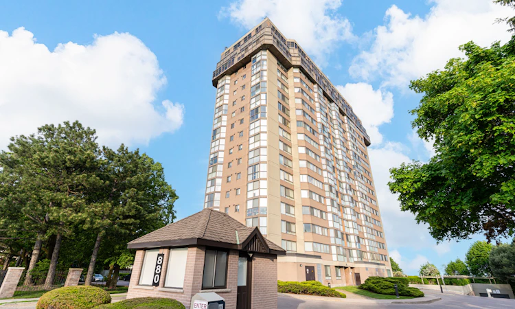 405-880 Dundas Street W