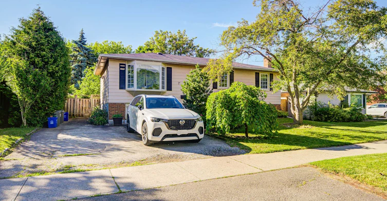 22 Miller Road, Oakville, ON, L6H 1J6 - 2