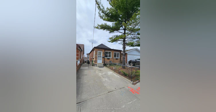 Bsmt-16 Failsworth Avenue, Toronto, ON, M6M 3J2