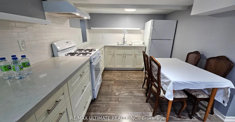 Bsmt-16 Failsworth Avenue, Toronto, ON, M6M 3J2 - 10