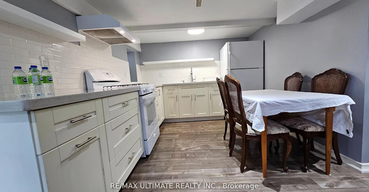 Bsmt-16 Failsworth Avenue, Toronto, ON, M6M 3J2 - 2