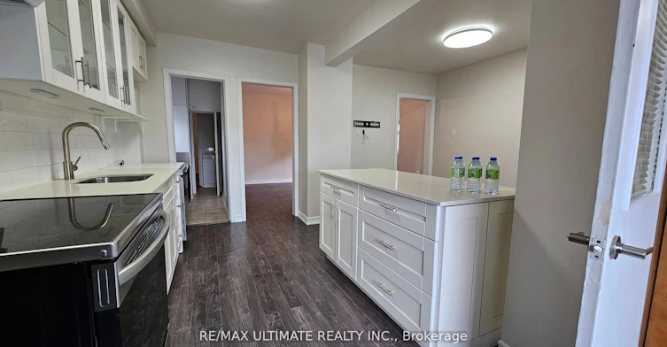 Main-16 Failsworth Avenue, Toronto, ON, M6M 3J2 - 23