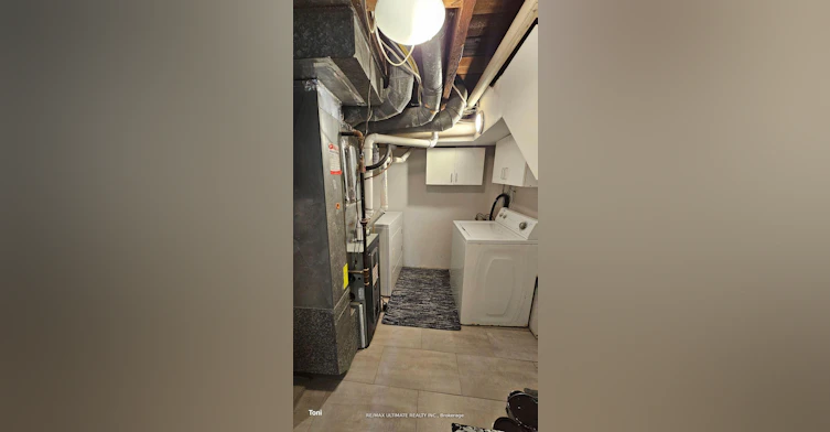 Main-16 Failsworth Avenue, Toronto, ON, M6M 3J2 - 16