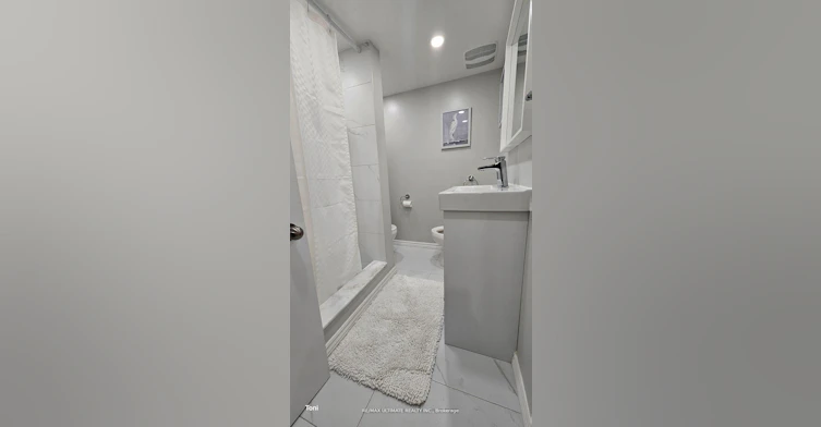 Main-16 Failsworth Avenue, Toronto, ON, M6M 3J2 - 14