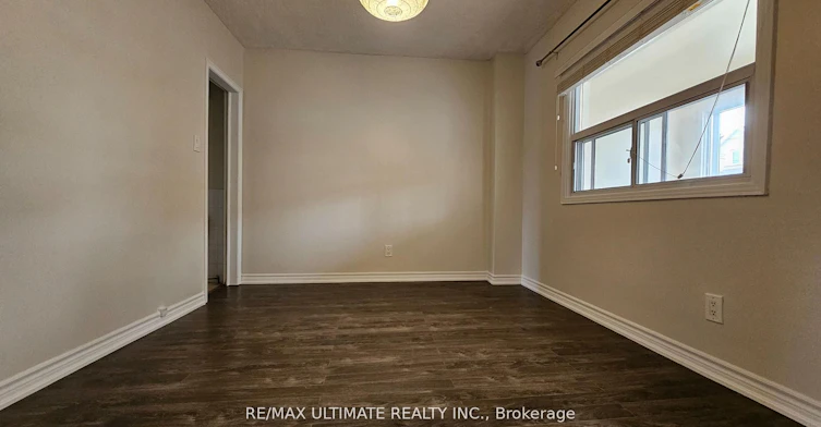 Main-16 Failsworth Avenue, Toronto, ON, M6M 3J2 - 3