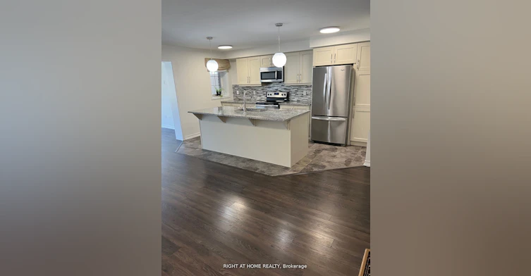 3060 Mistletoe Gardens, Oakville, ON, L6M 4M2 - 2