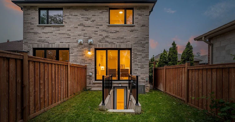 16A Maple Avenue N, Mississauga, ON, L5H 2S1 - 38