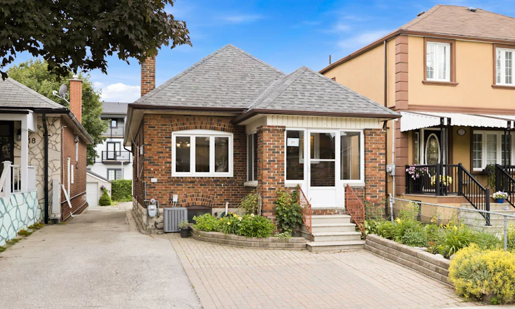 20 Bicknell Avenue