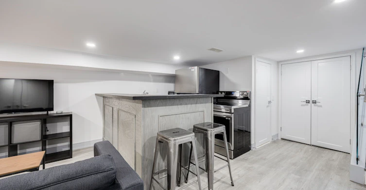 Bsmt-668 Indian Road, Toronto, ON, M6P 2C9 - 5