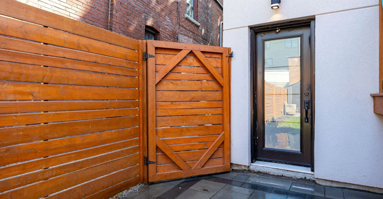 Bsmt-668 Indian Road, Toronto, ON, M6P 2C9 - 2