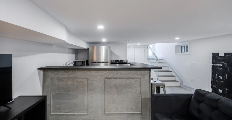 Bsmt-668 Indian Road, Toronto, ON, M6P 2C9 - 13