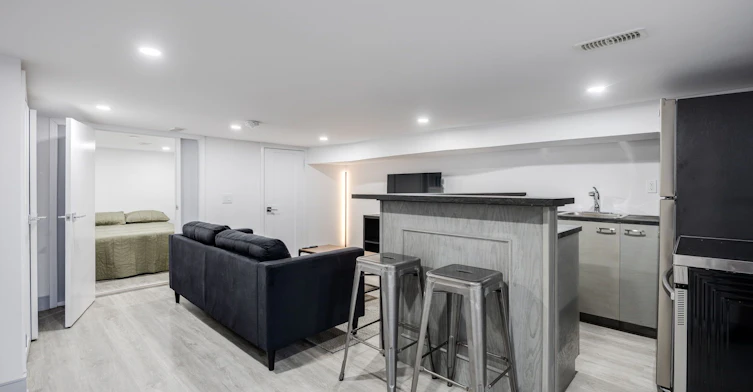 Bsmt-668 Indian Road, Toronto, ON, M6P 2C9 - 3