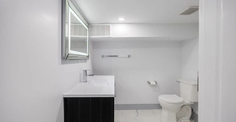 Bsmt-668 Indian Road, Toronto, ON, M6P 2C9 - 18