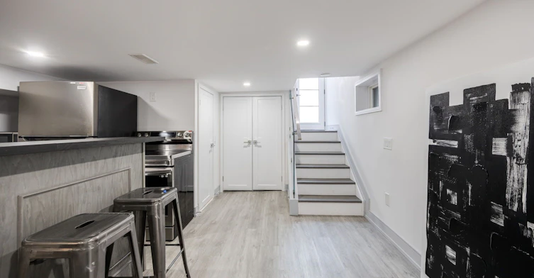 Bsmt-668 Indian Road, Toronto, ON, M6P 2C9 - 6