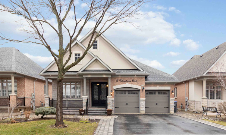 15 Valleystream Circle