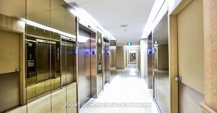 SPH8-3700 Kaneff Crescent, Mississauga, ON, L5A 4B8 - 9