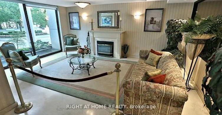 SPH8-3700 Kaneff Crescent, Mississauga, ON, L5A 4B8 - 6