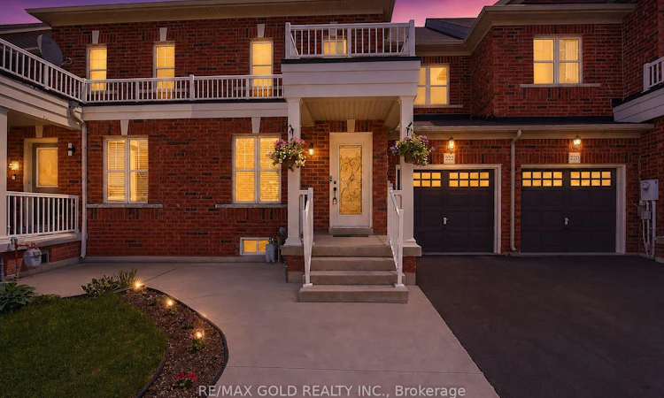 222 Fairwood Circle