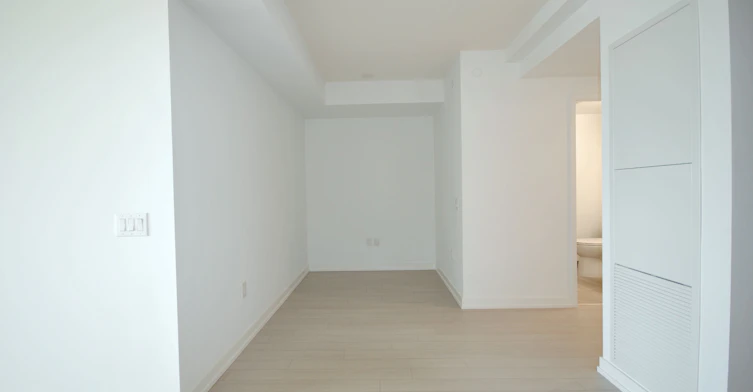 323-4010 Eglinton Avenue W, Toronto, ON, M9A 0G5 - 5
