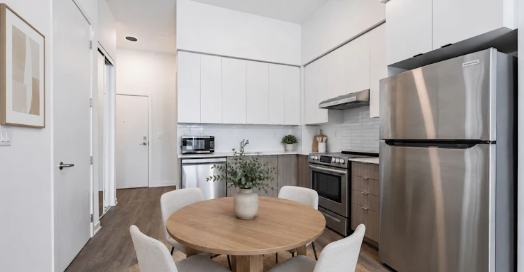108-160 Canon Jackson Drive, Toronto, ON, M6M 0B6 - 2